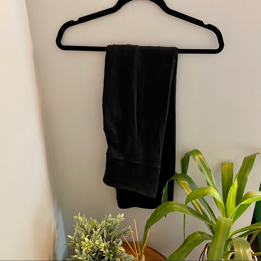 black stretchy old navy yoga pants!